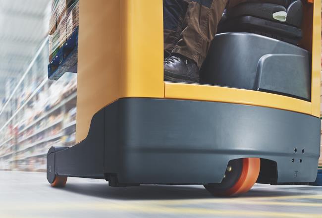 Solid Vulkollan® wheel coverings enable high travel speeds and outstanding elastic recovery.