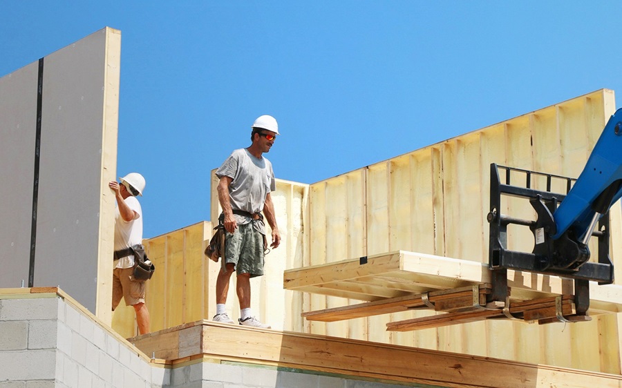 PUReWall™ Paneele bieten eine einfache Installation und reduzieren den Baustellenabfall.