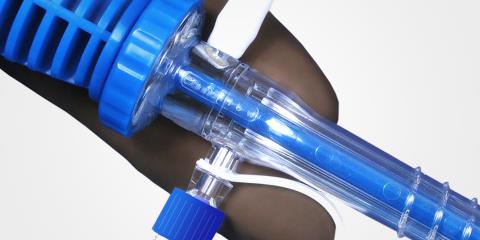 Cannuflow’s EntreVu® EX has a  clear arthroscopic access  cannula body and utilizes  Makrolon® Rx1452.