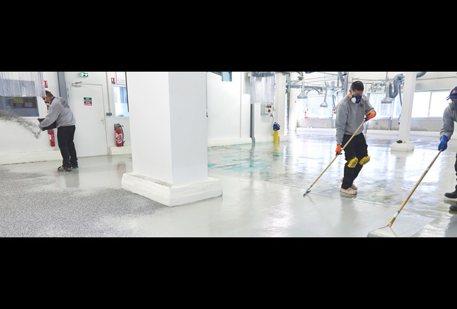 Pasquick® bot ein schnell trocknendes Beschichtungssystem für das Technikum von Covestro Elastomers.