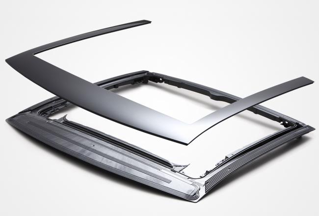 Makrolon® AX 2675 polycarbonate used to create the Webasto AG roof bezel