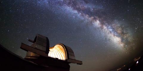 Ein Observatorium unter den Sternen.