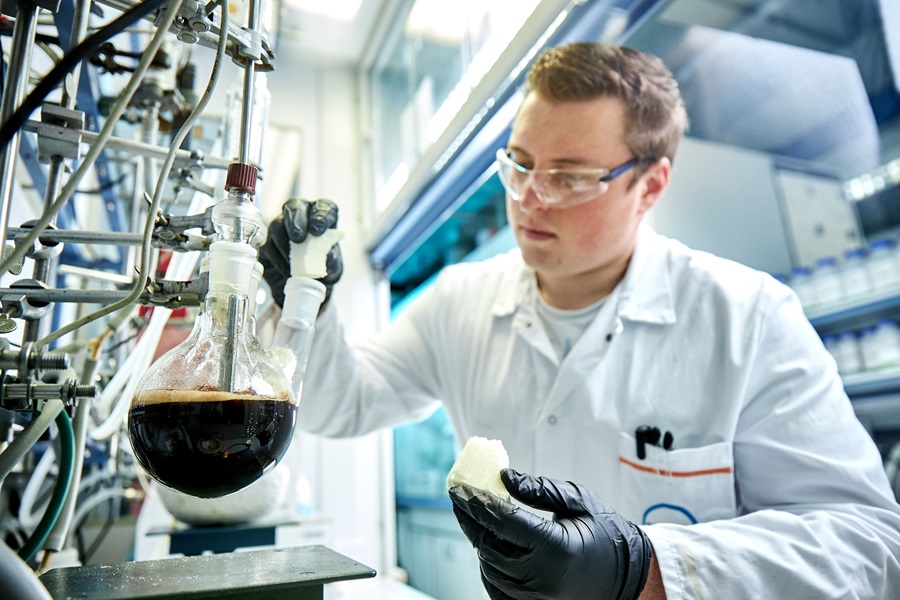 Pilot Plant: validate laboratory results, optimize the process and develop products and applications on a small industrial scale.