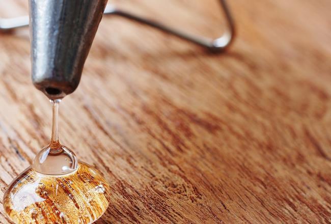 Hot-melt adhesives are applied at high temperatures and rapidly develop a considerable bond strength.