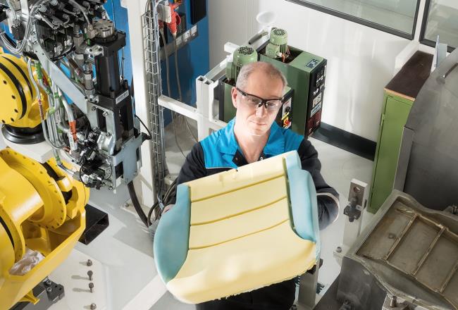 Molding creates high-quality flexible foam parts with complex shapes for the automotive industry.