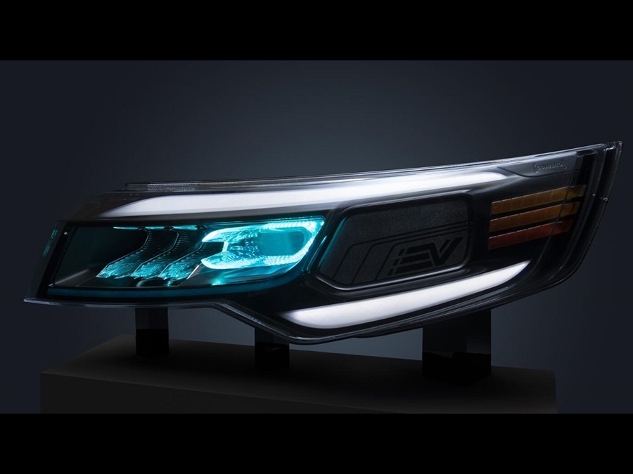 Innovative mono-material polycarbonate design strategies  that create thinner, lighter headlamps and automotive glazing
