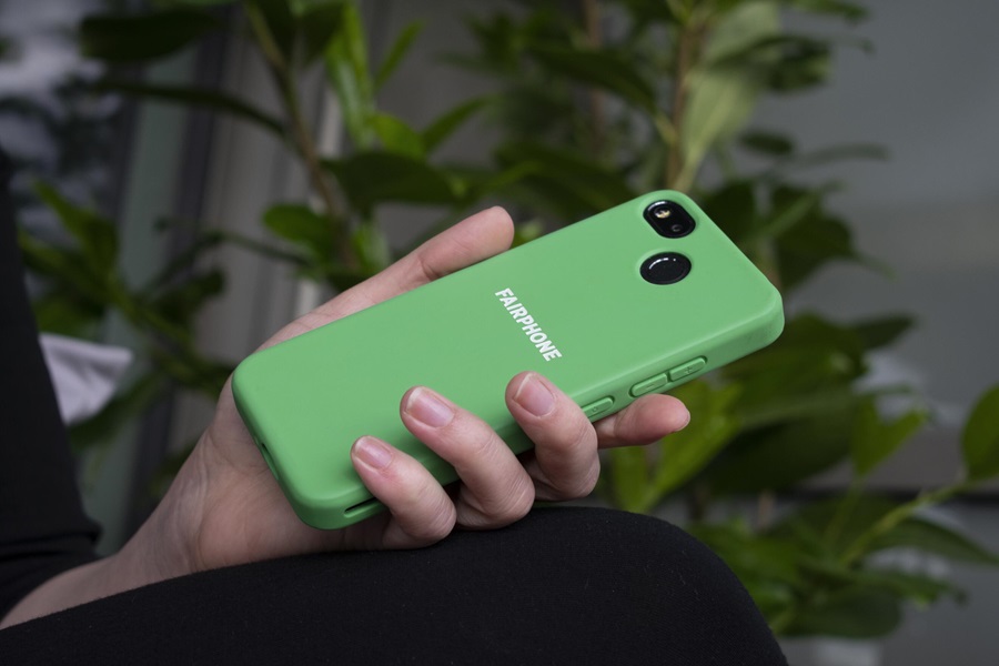 Hülle für Fairphone-Smartphone aus 100% recyceltem Desmopan®