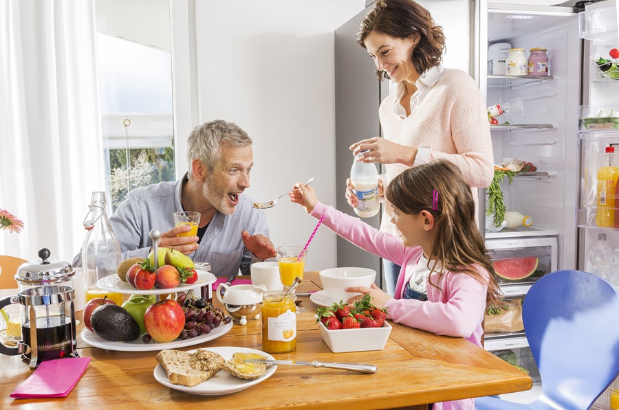 Food is transported across the world in refrigerated containers, stored in cold storage facilities, refrigerated trucks, and other such equipment, transported to freezers in supermarkets, and delivered to refrigerators in thousands of households for storage, before finally arriving at the dinner table.