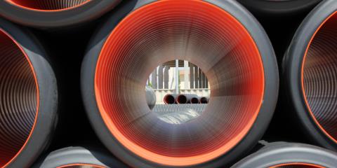 用 TPU 薄膜制成的 CIPP 内衬可用于修复老旧下水管道而无需挖掘。