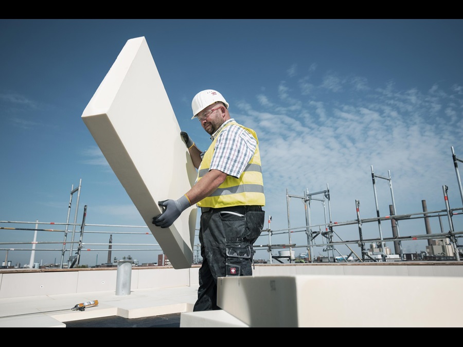 Mass-balanced MDI in polyurethane rigid foam insulation for building construction