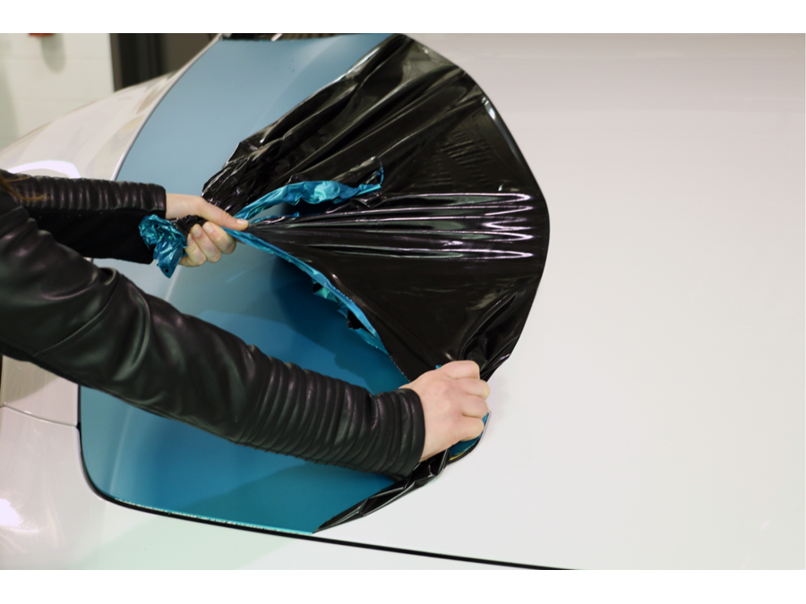 从汽车上剥落可剥离的涂层