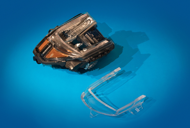 Thick polycarbonate light bar