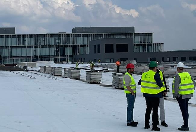 Climate neutral Desmodur® CQ MS for low-carbon PUR/PIR insulation